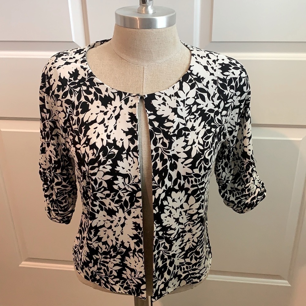 CHRISTOPHER & BANKS B/W SILVER SPECKS BOLERO SZ 6